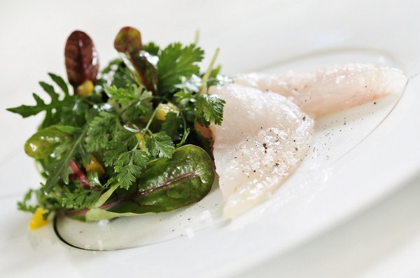 11 VIVIS + Grégory Cuilleron Gravelax de daurade marinée au sel et au fructose (Copier)