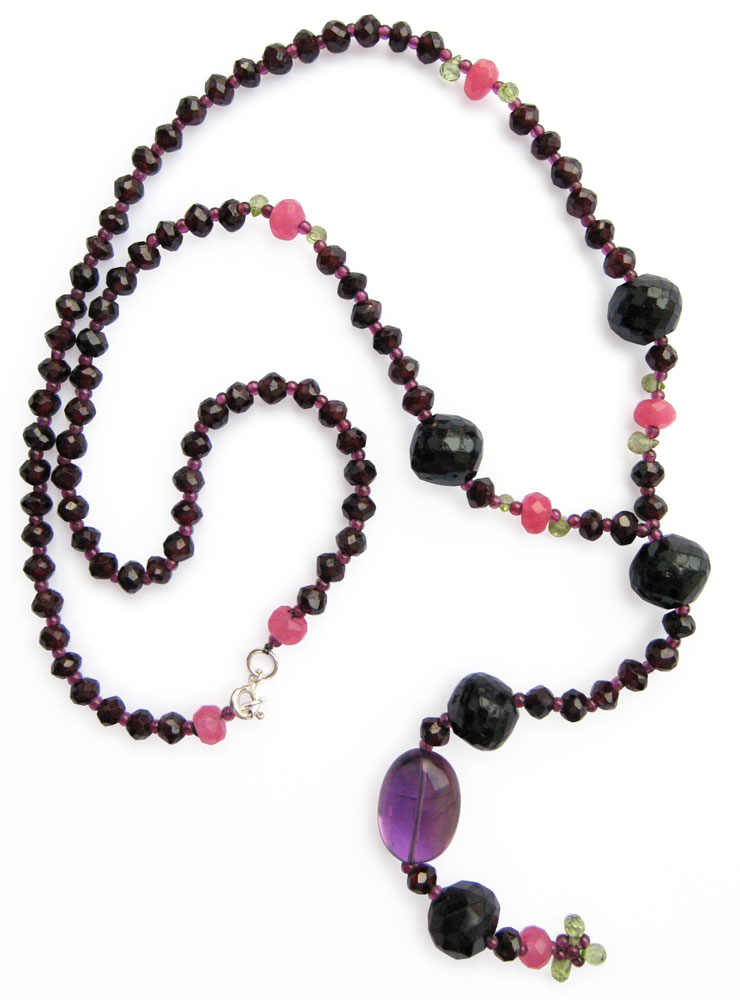 web_indigena-jewelry-garnet-necklace