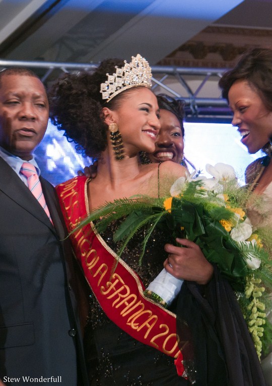 Nair Couronne (Copier)