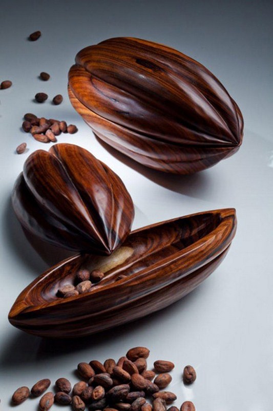 Hand-carved-cacaos-inspired-in-the-real-cacao-fruits (Copier)