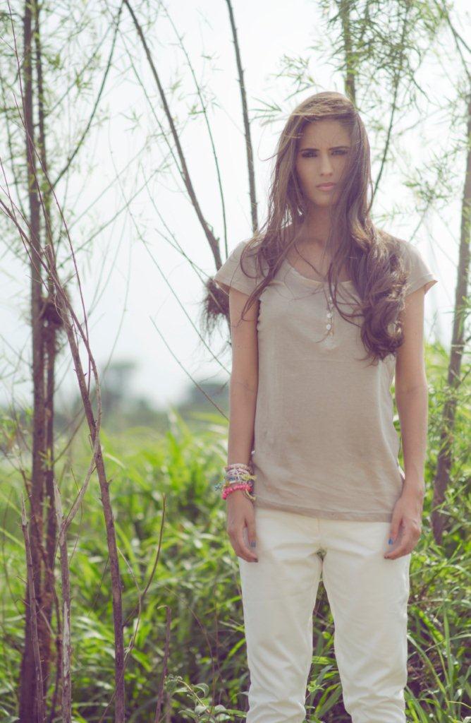 remera con raso y botones nacar