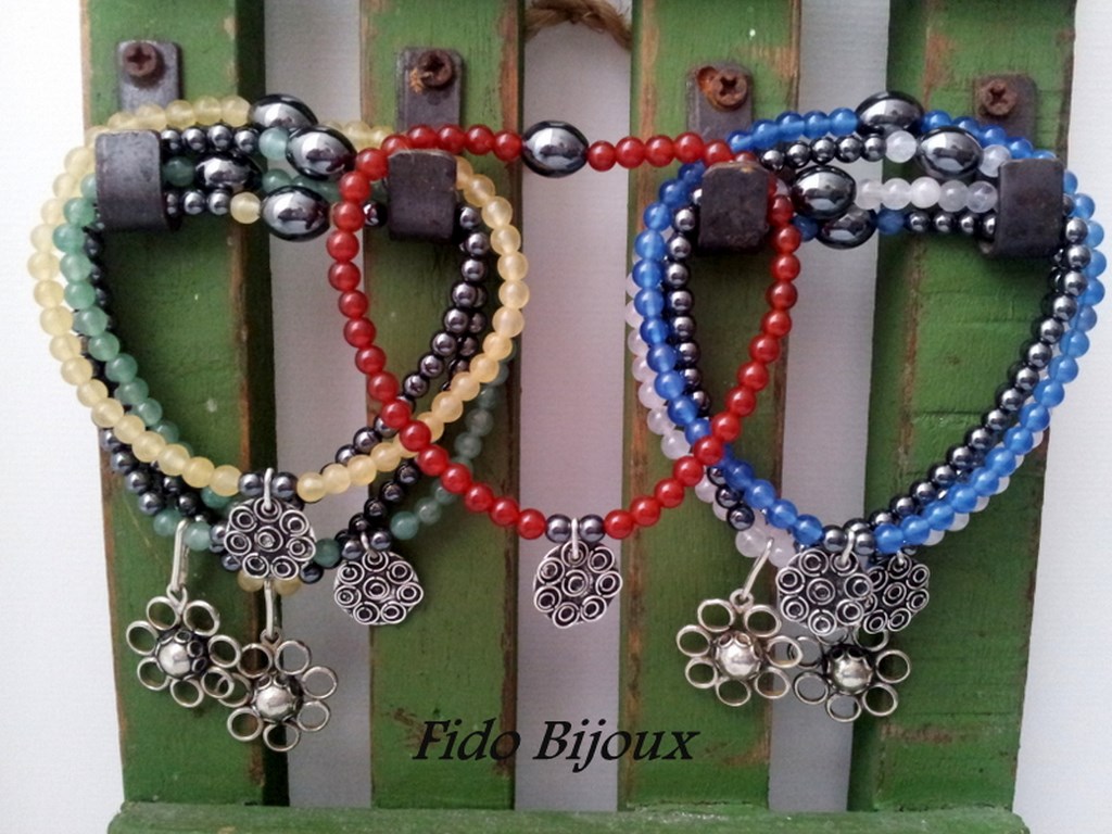Bracelets perles (agate, cornaline,aventurine,calcite et quartz rose) et breloque argent massif