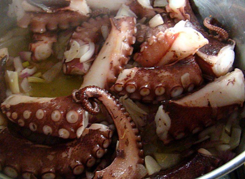 Gina_Poulpe_pour_spaguettis_tomate_t.800