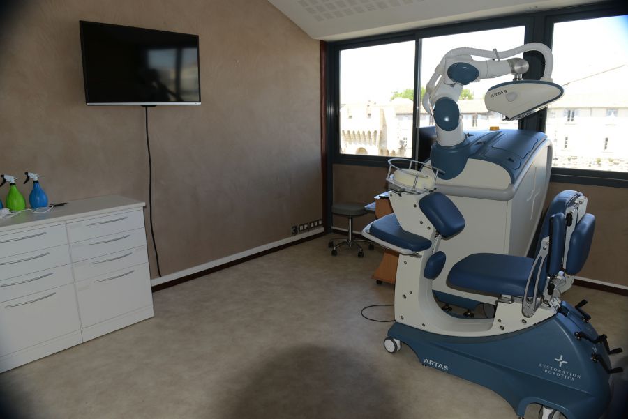 robot-artas-greffe-cheveux-avignon-marseille