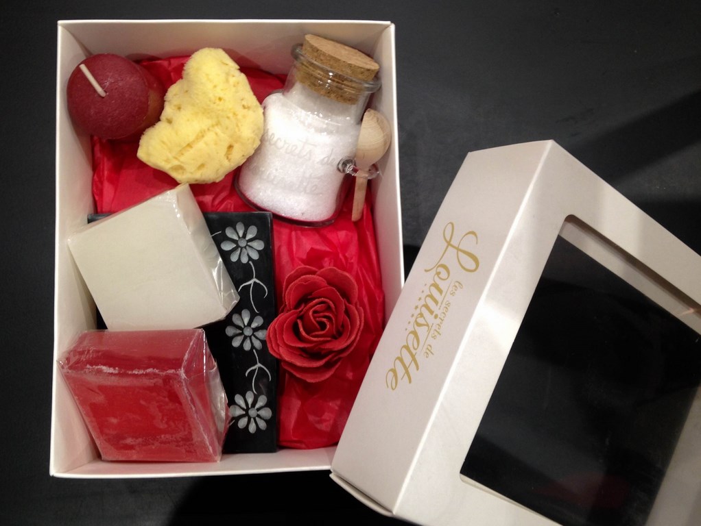 Coffret boite rouge ouvert (Copier)