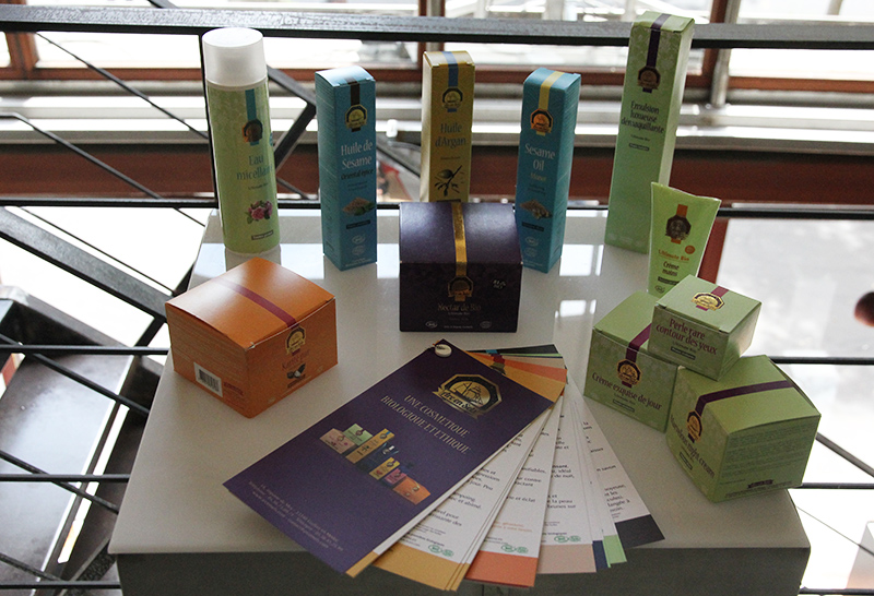 nos sponsors beauté ARC EN SELS Caravane Fashion for Freedom UFFP Ithemba au Viaduc des Arts photo Diane Cazelles UFFP productions