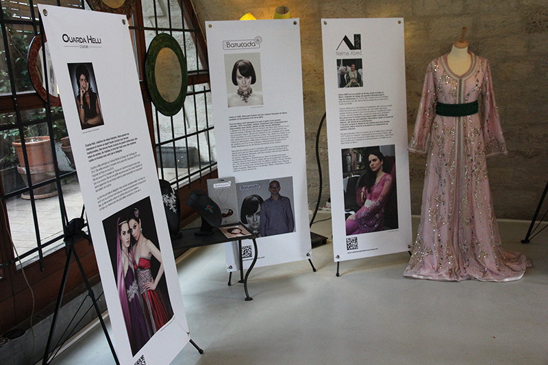 kakemonos des designers Caravane Fashion for Freedom UFFP Ithemba au Viaduc des Arts photo Diane Cazelles UFFP productions