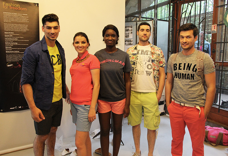 les UFFP models portent Being Human Clothing Caravane Fashion for Freedom Ithemba au Viaduc des Arts. photo Diane Cazelles UFFP productions