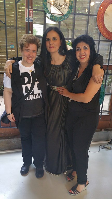 Fériel Berraies Guigny pdte UFFP habillée par Ouarda Helii entourée de gche à droite Sarah Beauvery rp Being Human Clothing Eu et Ourda Helli