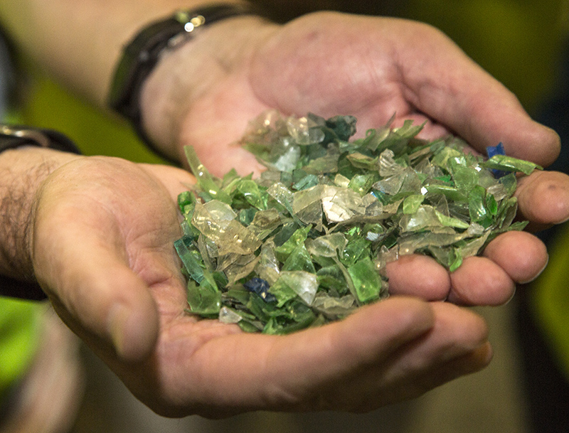 R4WO_PeterCharaf_PET_FLAKES_CAPE_TOWN_PROPET